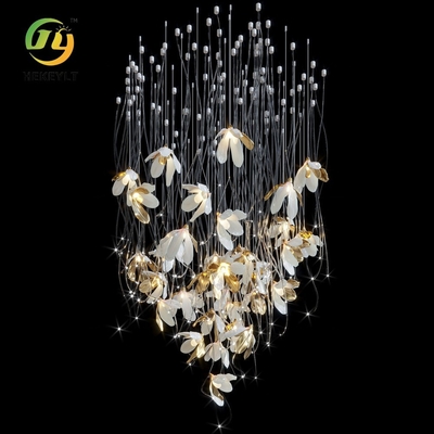 Proyek Tangga Villa Pernikahan Dekoratif Lampu Gantung LED Bunga Kustom Modern