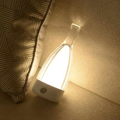 Lampu Meja Samping Tempat Tidur Hotel Modern Multifungsi Tiga Warna Bentuk Botol Mabuk Kustom